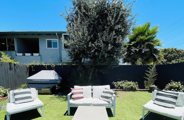 Dreamy Farmhouse in Studio City