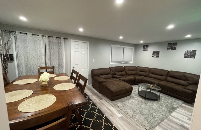 Dreamy & Newly Renovated. Close to Metlife & NYC !