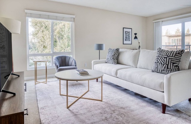 Dreamy Palo Alto 1BR w/ Gym & Sun Deck, 3 mins to Stanford, by Blueground