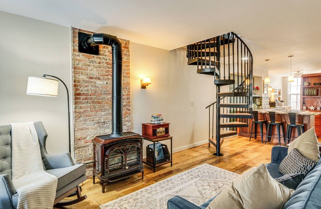 Dtwn at Your Door: Historic Frederick Gem w/ Yard!