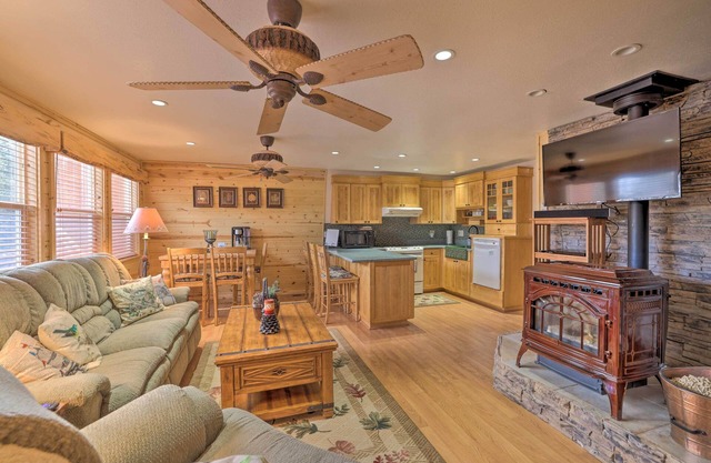 Duck Creek Village Cabin: Ski, Hike & Fish!