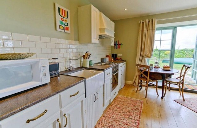 Duck House - a dog that sleeps 2 guests in 1 bedroom