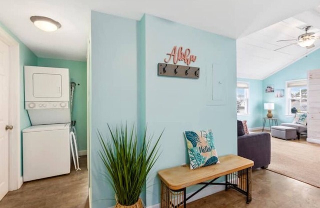 Duplex for Multi-Family Groups -Pet Friendly-Steps to Beach-45 Min to Salem, MA