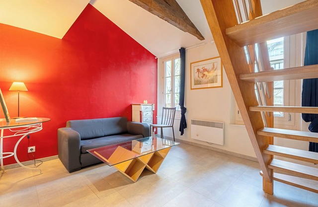Apartamento-estudio dúplex 'Cosy Hyper Centre Rennes' con jardín compartido y Wi-Fi