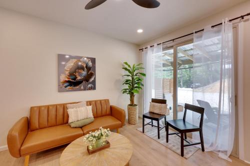 Duplex with Furnished Patio Near Lake Ouachita!