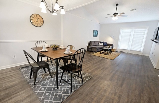 Dwell + Proper | Cerca del campo de golf Masters