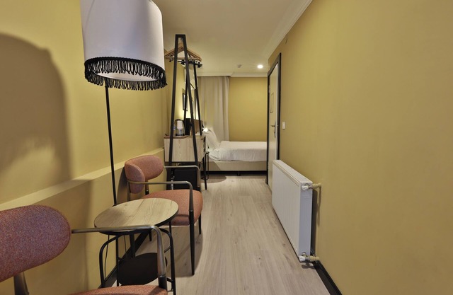 EA Exclusive Hotel