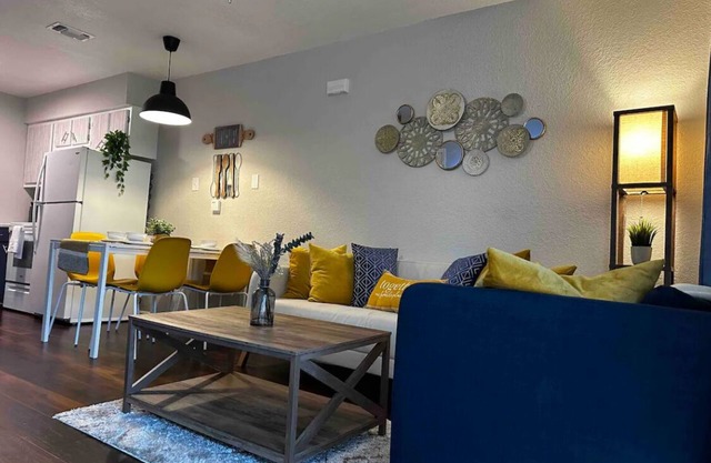 Eagle Stay 4- Eagle Pass