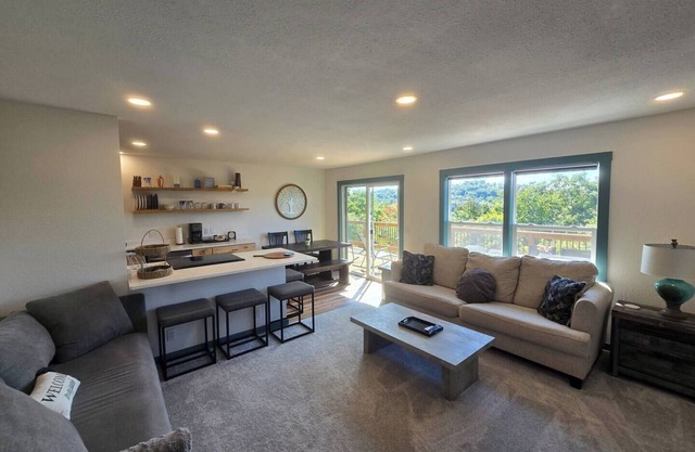 Eagles Roost Lakeview B Side