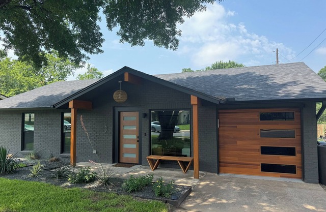East Austin Contemporary w Pool