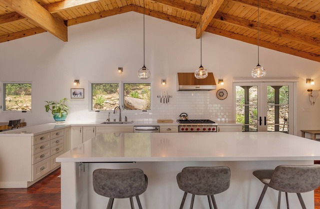 East End Sanctuary: 3 BR, 30+ Night Stay