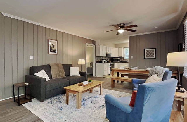 Easy Access&Close to Speedway-Capital City Delight