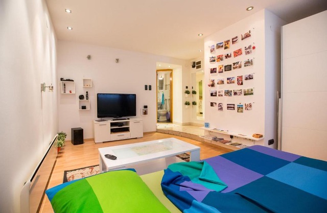 eazZynight Center Apartment