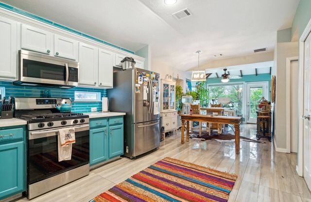 Eclectic Oasis: Artful & Colorful Comfort