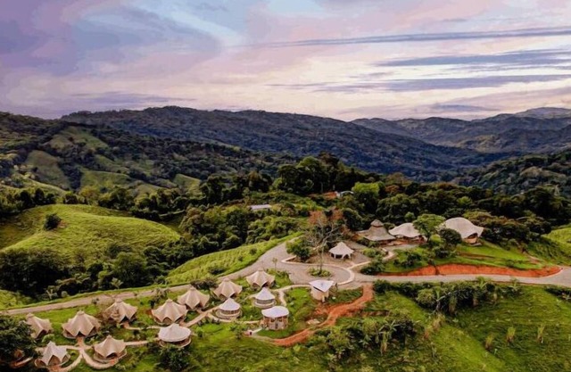 Eco Luxe Glamping Nest #15 - 2 Queen Beds at Holos