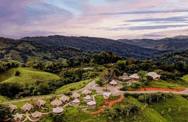 Eco Luxe Glamping Nest #2 - 2 Queen Beds at Holos