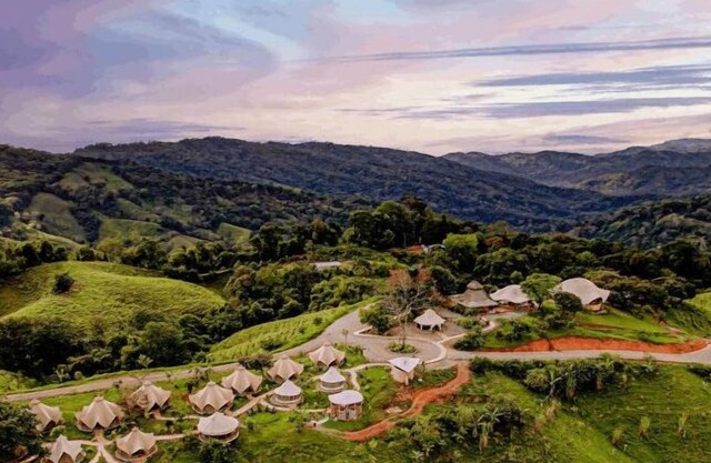 Eco Luxe Glamping Nest #3 - 2 Queen Beds at Holos