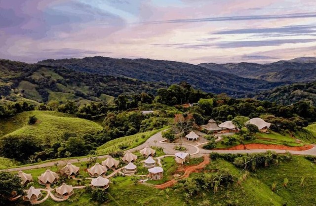 Eco Luxe Glamping Nest #4 - 2 Queen Beds at Holos