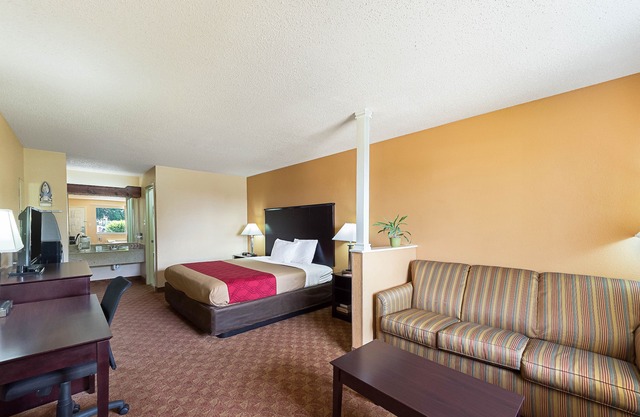 Econo Lodge Inn & Suites Downtown Northeast near Fort Sam Houston