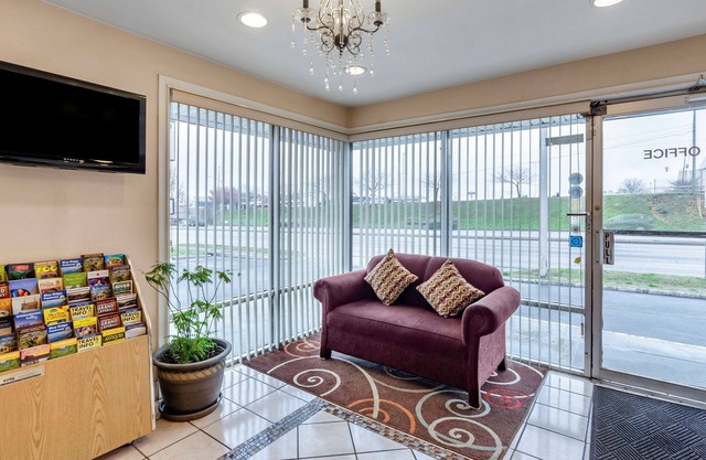 Econo Lodge Civic Center