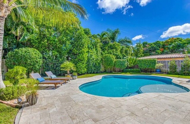 Elegant 2BR/2BA | Beach & Downtown Nearby