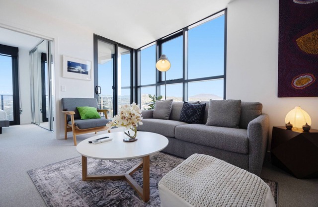 Elegant 3-Bed with Stunning Views, Close to Shops