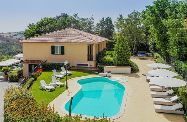 Villa La Quiete, villa elegante y confortable con piscina en el sur de la Marche
