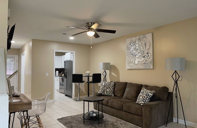 Elegant and cozy 2 bedroom apartment minutes from Ft. Jackson and VA Hospital.