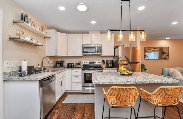 Elegant and Cozy Antioch Getaway- MAIN house