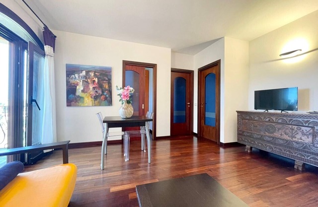 Elegante casa en frente al mar