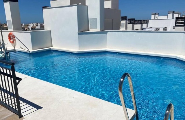 Elegante Apt. p/6 con Piscina, Wifi y Aire Acondicionado en Rota