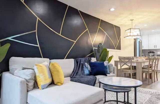 Elegant Home 8 mins to Washington DC & Old Town!