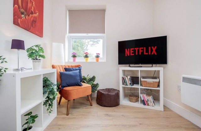 Elegant Luxury Flat, Converted Pub with Free Parking