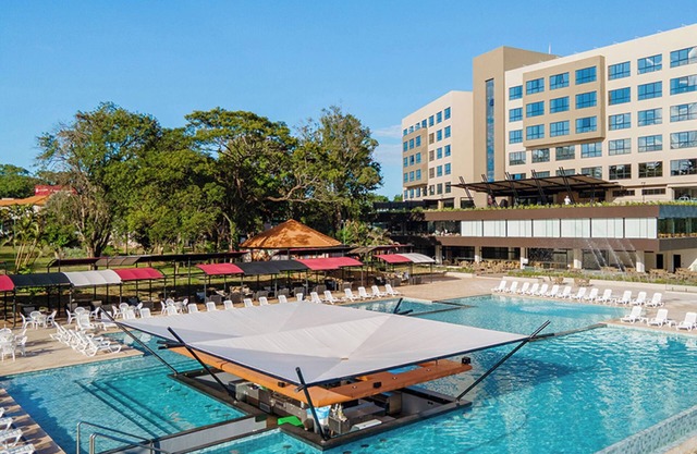 Elegant Master Suite | Romantic Couple’s Retreat with Pool & Resort Comforts