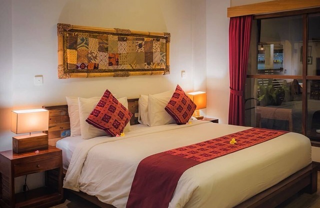 Elegante habitación minimalista para 2 personas cerca de la piscina de borde infinito compartida de Ubud