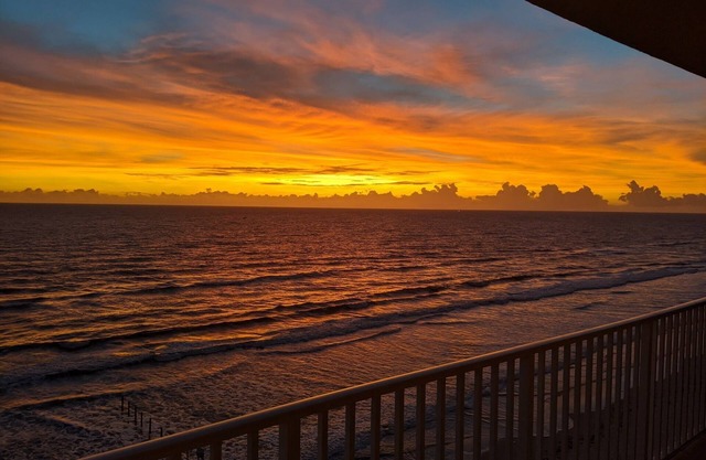 Elegant Oceanfront Condo - SE Corner Uni- noveno piso