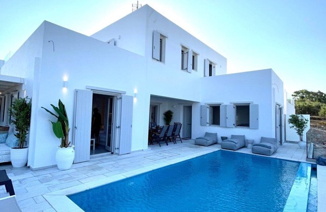Elegant Paros Villa | Villa Nefeli | 4 Bedrooms | Private Pool | Prime Location | Wonderfull Views | Prime location | Piso Livadi