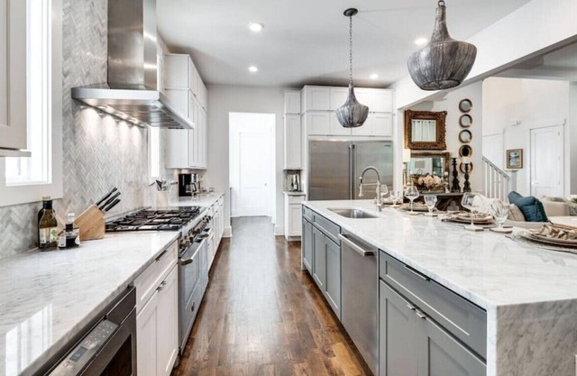 Elegant & Spacious Furnished w/ Garage+Fenced Yard