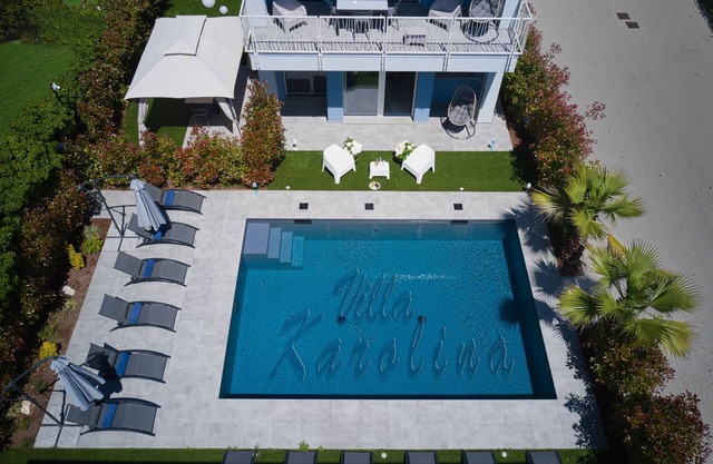 ELEGANTE VILLA, STRUTTURA NUOVA E MODERNA. A POCHI PASSI DAL CENTRO