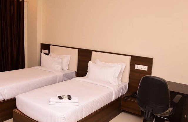 Elephant Suites Brookefield # 1