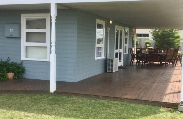 Ellis Street Studio - you can see right out over the river to the ocean - Ellis Street Studio - views over the river