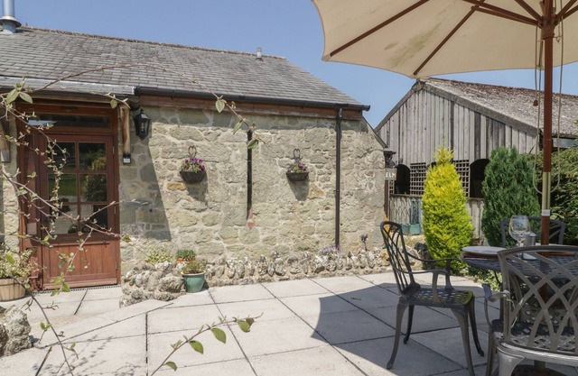 ELM, family friendly, with a garden in Ludwell