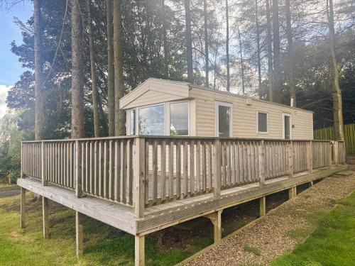 Emerald Pines - Uk50577