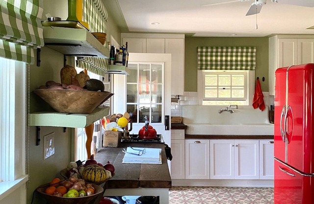 Enchanting cottage in a private oasis