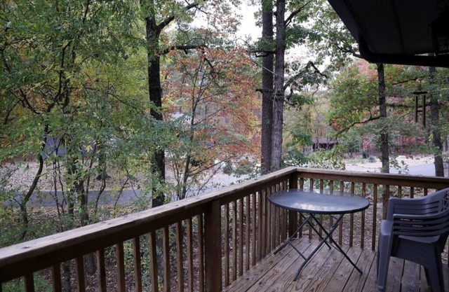 End Unit Retreat near Lake DeSoto