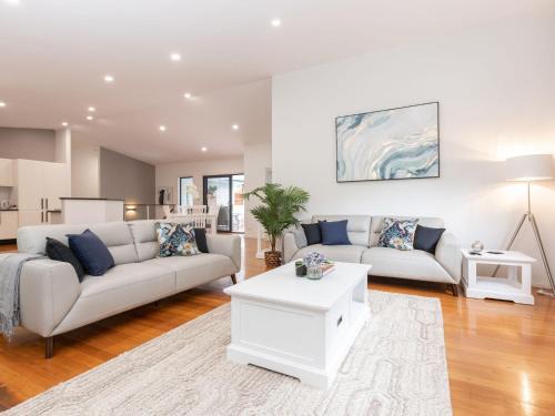 Endless Summer at Smiths