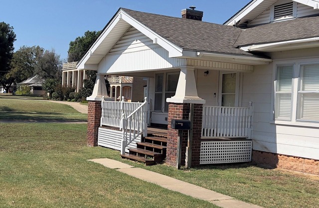 England House: 3BR w/workspace & WiFi, family friendly