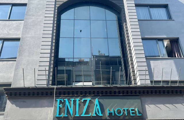 Eniza Hotel