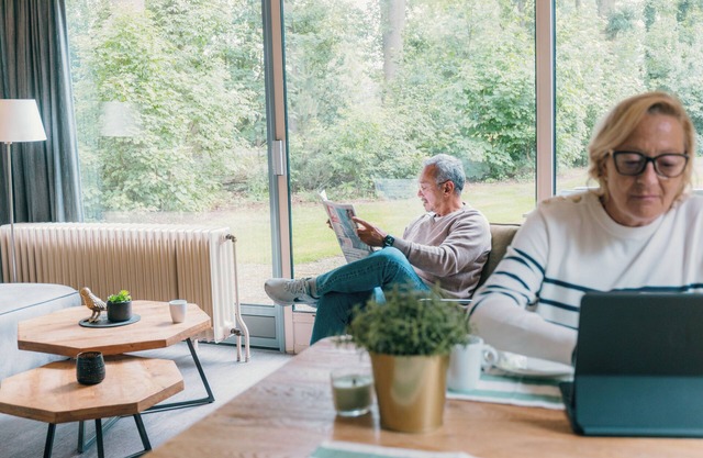 Enjoy a comfortable stay in the IJssel Comfort bungalow for 4 people at Vakantiepark de Sallandshoeve, surrounded by the beauty of Overijssels Salland nature.