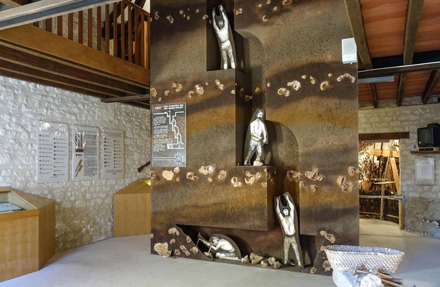 Enjoy an unforgettable vacation in this inviting vacation home in a beautiful landscape.